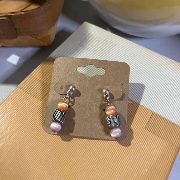 LOT of 3 Earrings, very pretty each their own - Picture 2 of 3